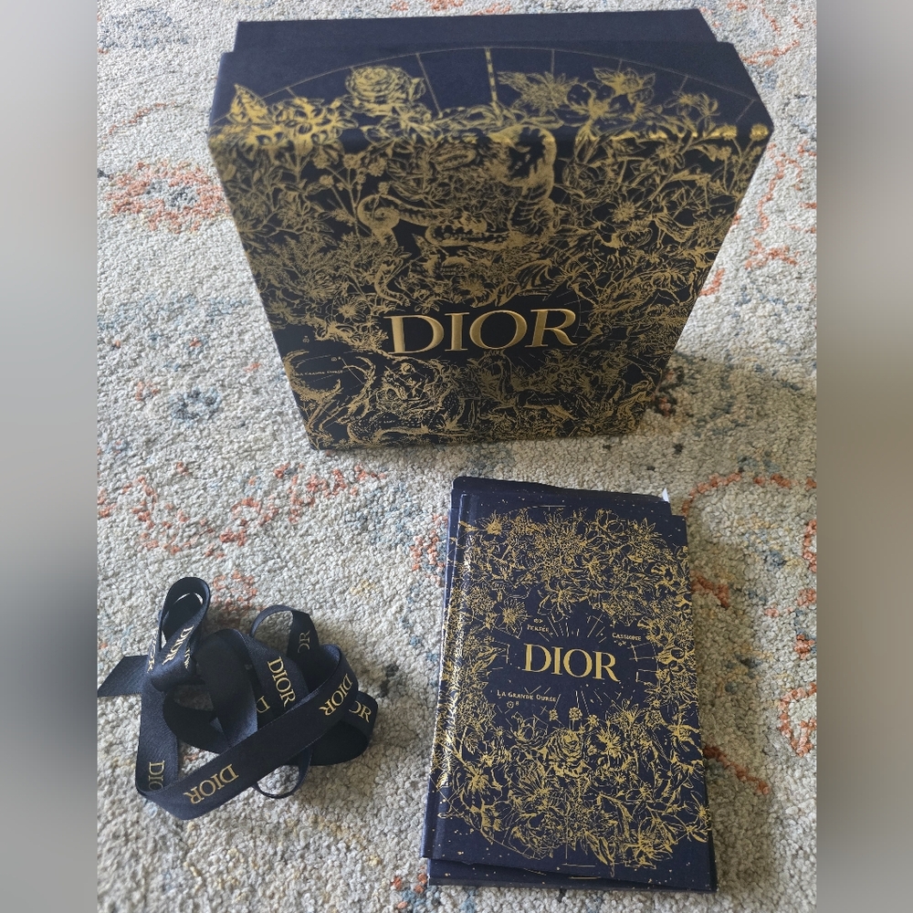 NEW Dior Constellation Notebook Gift Bundle! - Picture 5 of 10